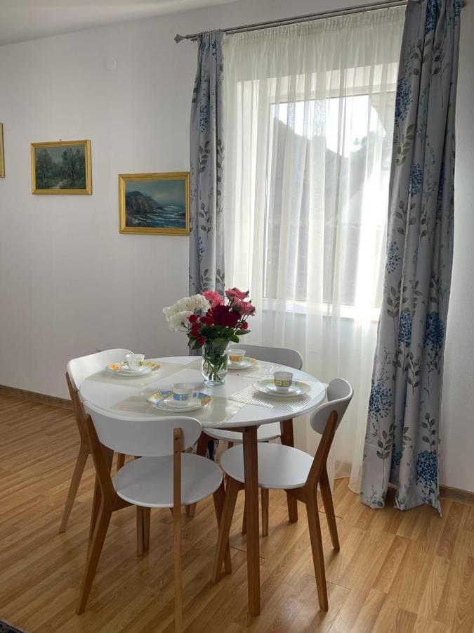 Easy Living Apartments - Old Town Braşov Esterno foto